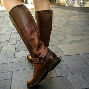 EUC Frye Phillip harness boot sz 6.5